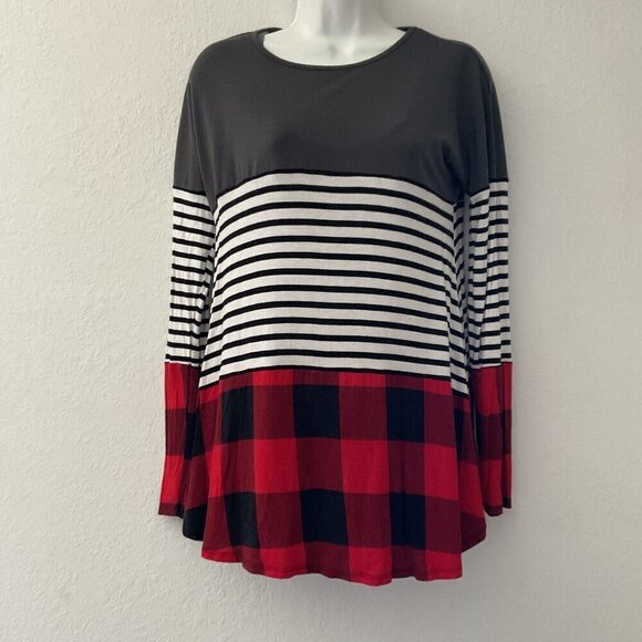 ZENANA BUFFALO CHECK PLAID TOP - Picture 3 of 8